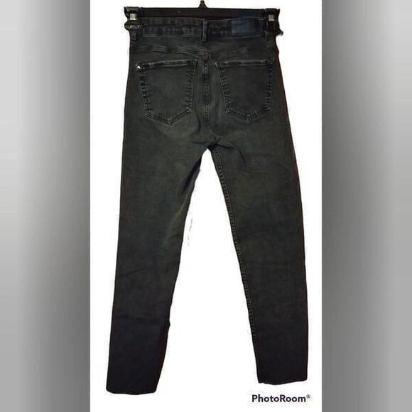 Zara Gray Beaded Cropped Distressed Jeans Raw Hem Tagged Sz 6 - Picture 4 of 9